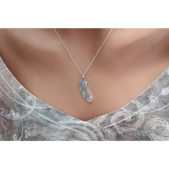 SOLD Sterling Silver California State Charm Necklace - Picture 3 of 6